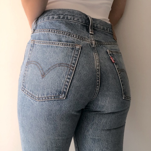 Aritzia, Levi’s wedgie icon jeans - high waisted - Picture 5 of 10